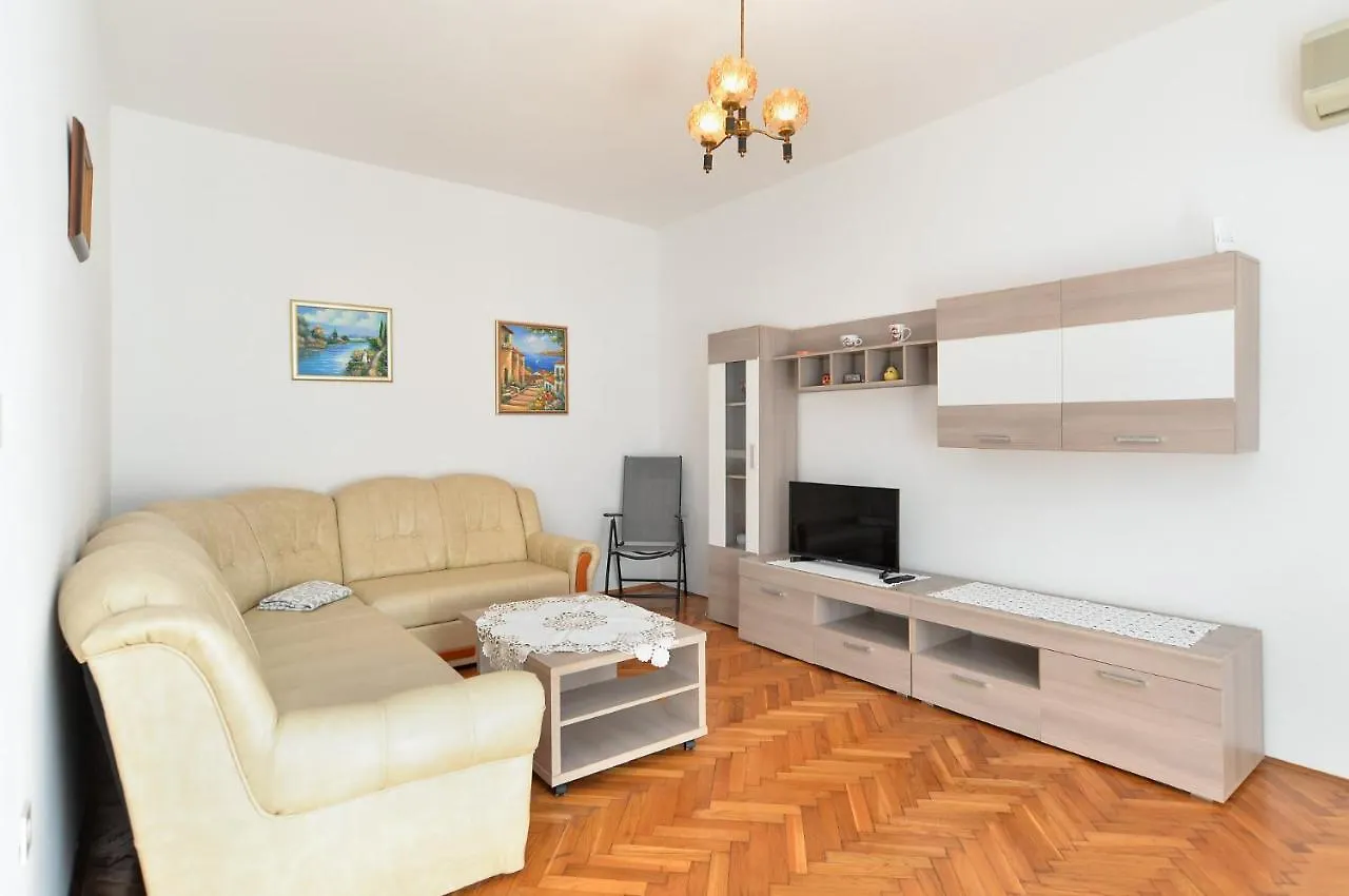 Apartment Desanka 668