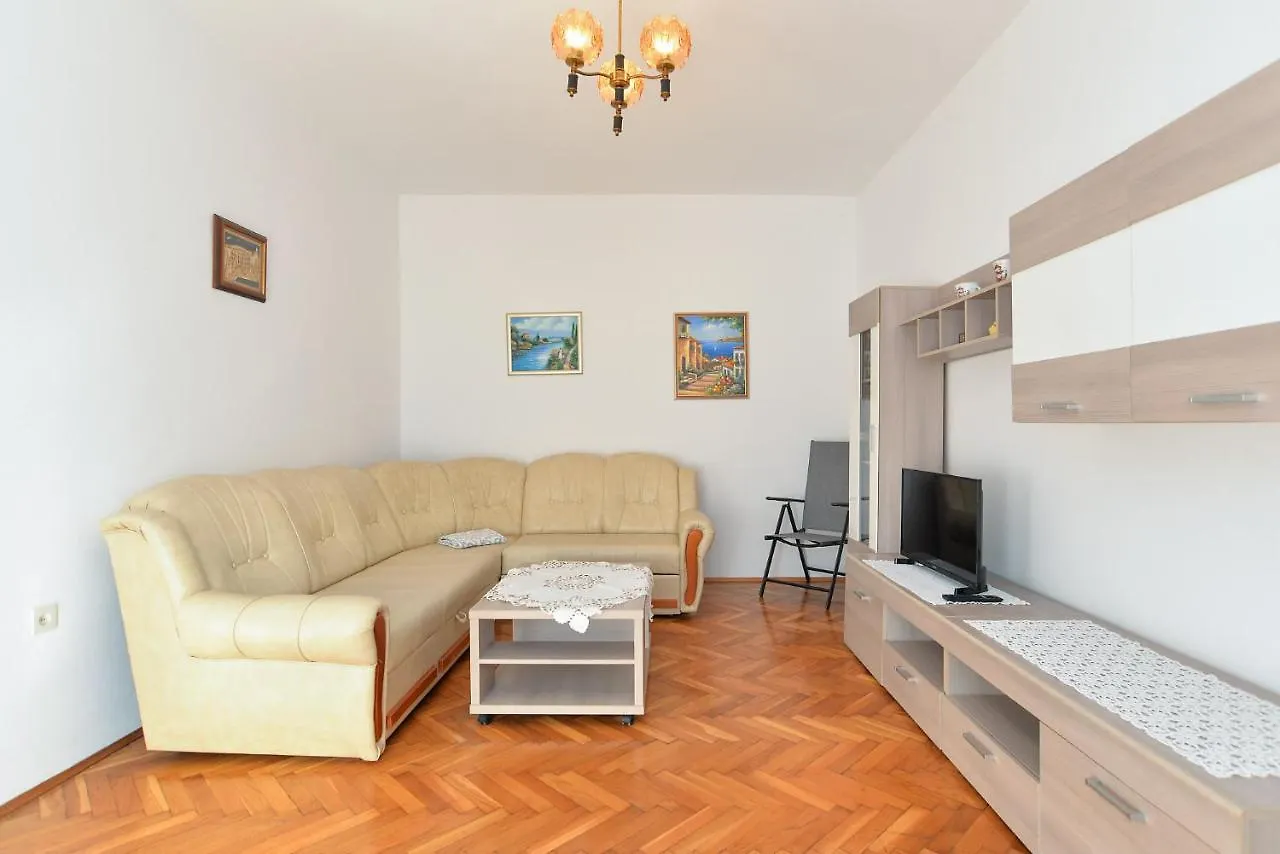 Apartment Desanka 668