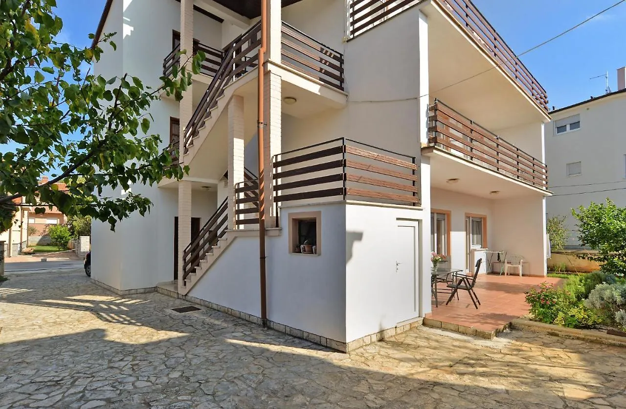 Apartment Desanka 668 Medulin